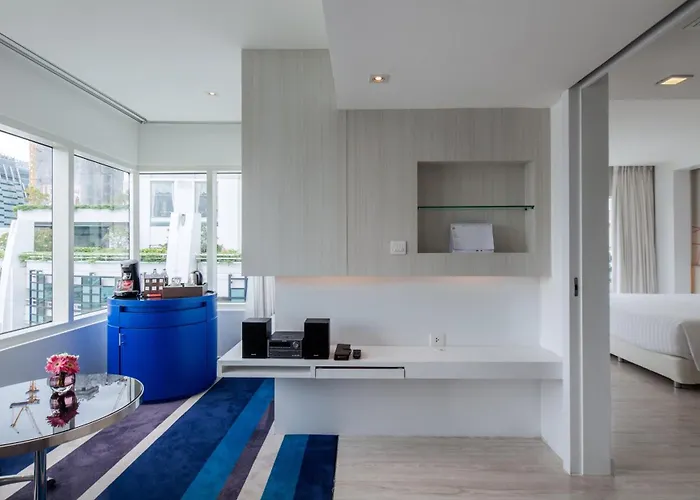 Centara Watergate Pavilion 4*