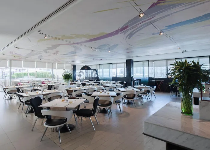 Centara Watergate Pavilion Hotel Bangkok