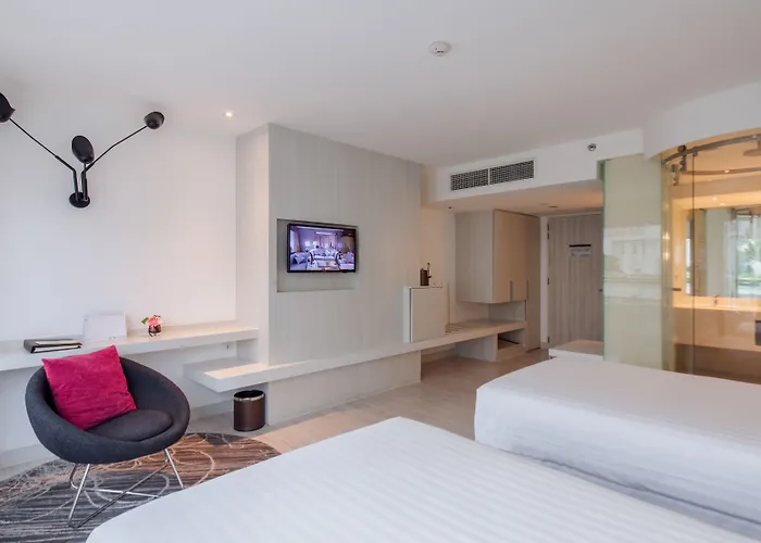 Centara Watergate Pavilion 4*
