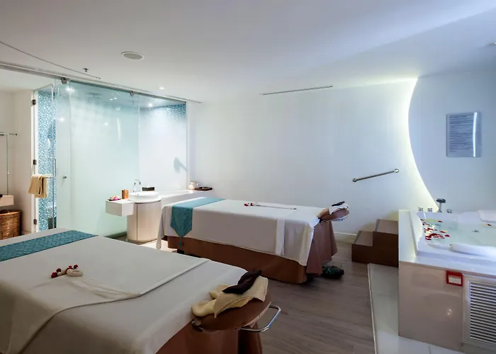 Centara Watergate Pavilion Hotel Bangkok