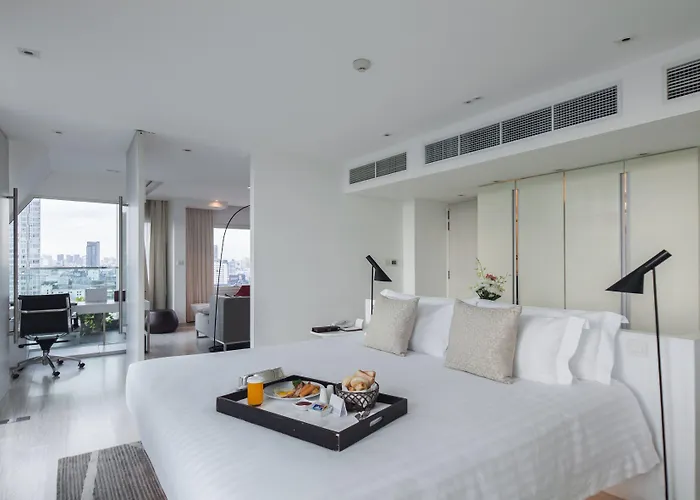 Centara Watergate Pavilion Hotel