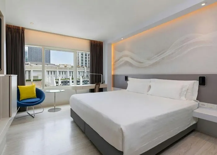 Centara Watergate Pavilion Hotel