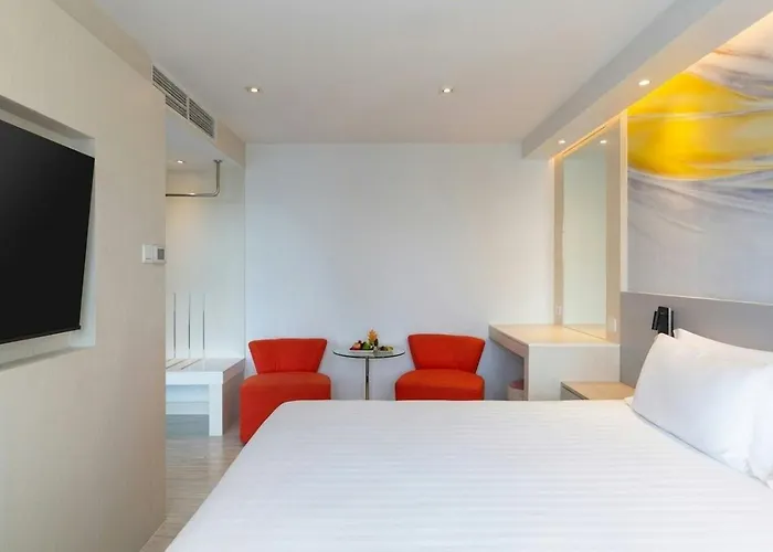 Centara Watergate Pavilion 4*