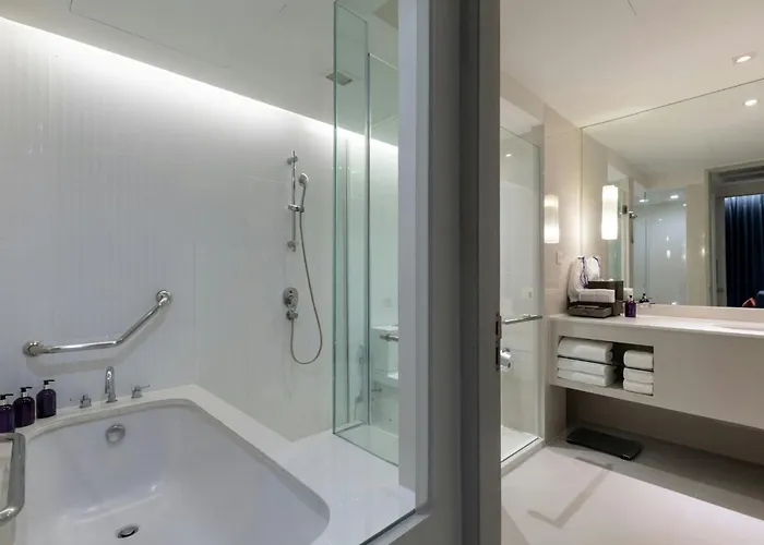 Centara Watergate Pavilion Bangkok