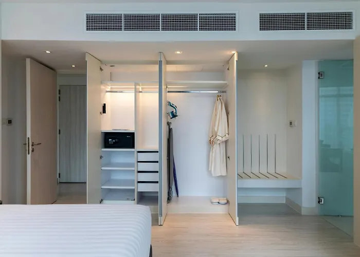 Centara Watergate Pavilion 4*
