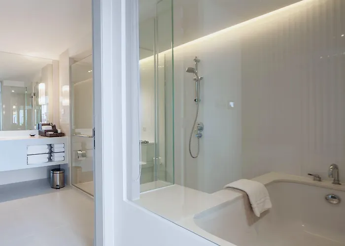Centara Watergate Pavilion 4*